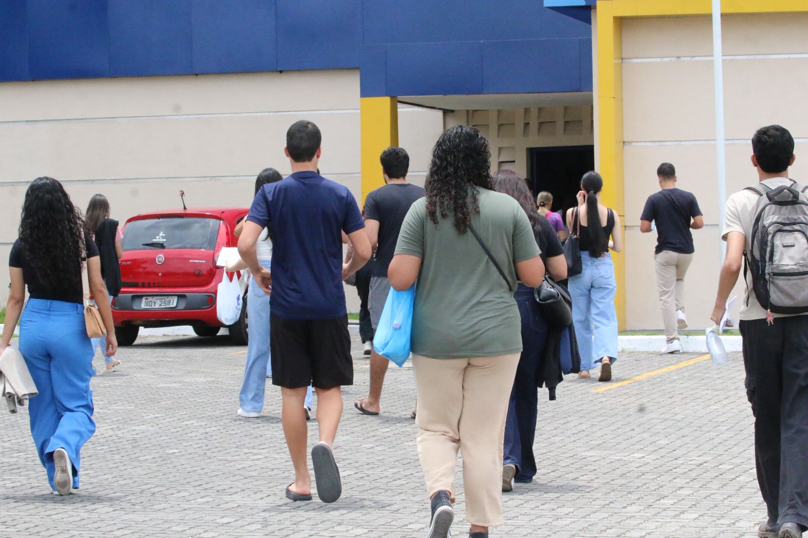 Fecham portões do segundo dia de provas do Vestibular da UEA