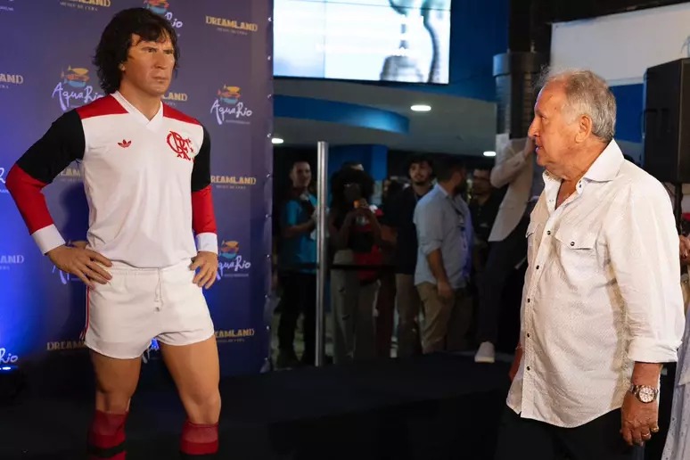 Ídolo do Flamengo, Zico ganha estátua de cera e relembra frustração na Olimpíada do Rio