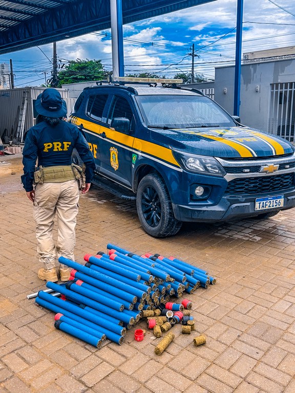 PRF apreende 85 Kg de drogas escondidos em tubos de madeira no Amazonas