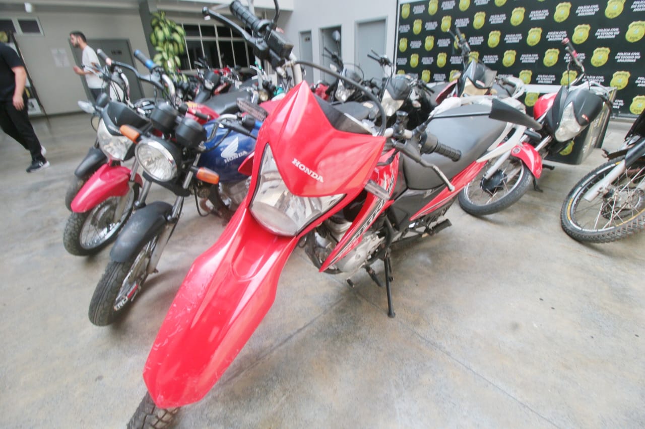 Quase 20 motos roubadas em Manaus são apreendidas em Manacapuru