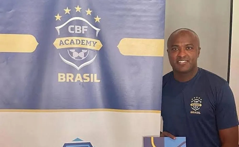 Nacional encaminha contratação de ex-Flamengo como auxiliar permanente