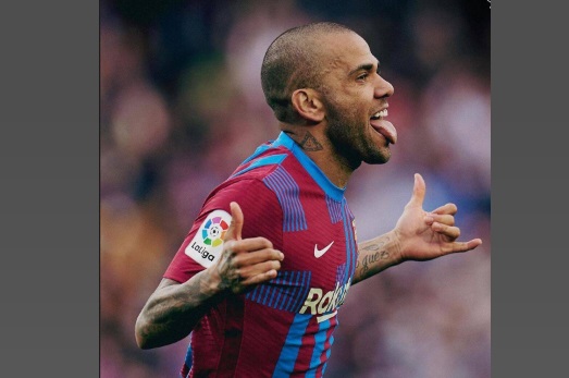 Daniel Alves paga empréstimo de R$ 800 mil à família de Neymar