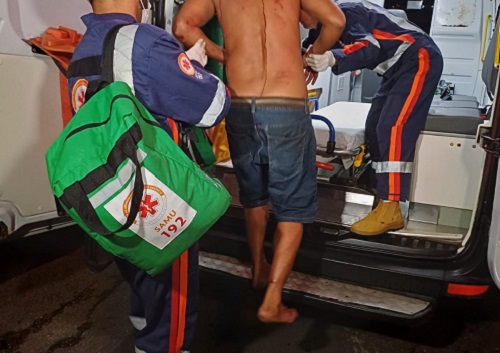 Homem é espancado com pauladas na cabeça durante bebedeira no Novo Aleixo