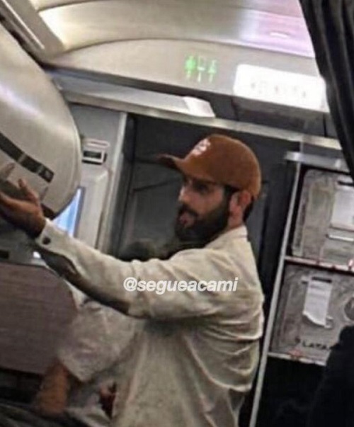 Ex-BBB Matteus é flagrado em avião com destino a Manaus