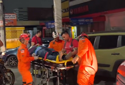 Motociclista é atingido por carro ao tentar fazer retorno irregular