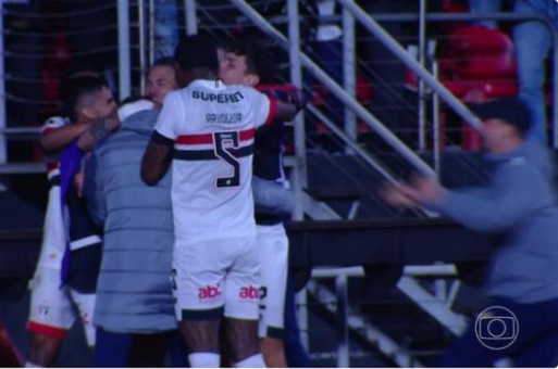 São Paulo vence o Talleres por 2 a 0 e avança para oitavas de Libertadores