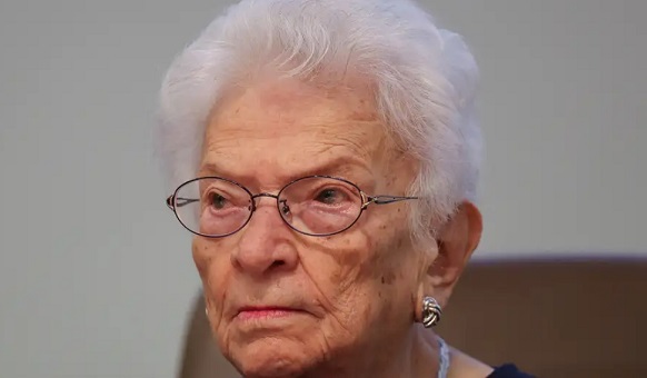 Erundina deixa UTI, é transferida para quarto e recebe visita de Lula