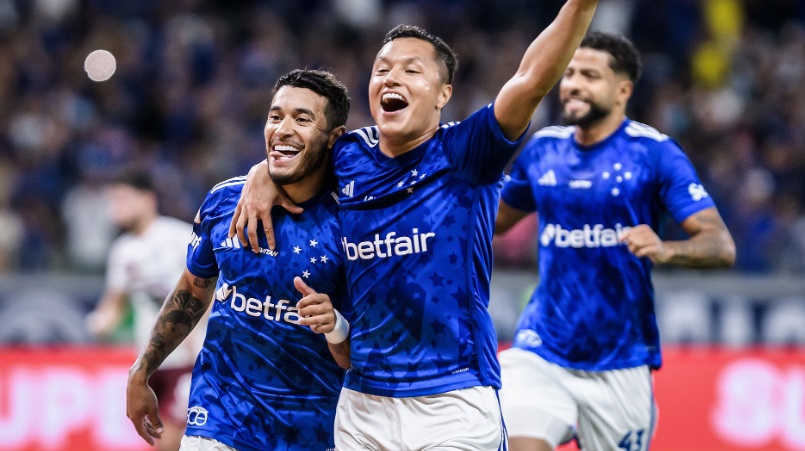 Cruzeiro vence Fluminense por 2 a 0 no Mineirão