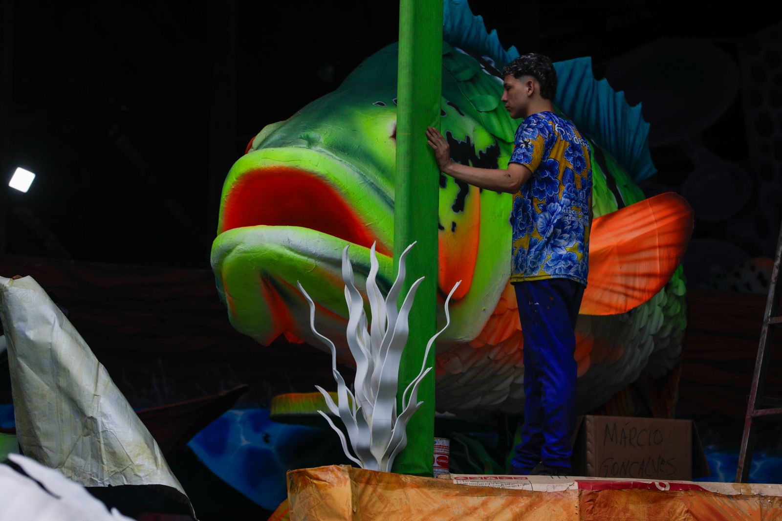 Festival de Parintins: Boi Caprichoso conclui 95% dos trabalhos nos galpões