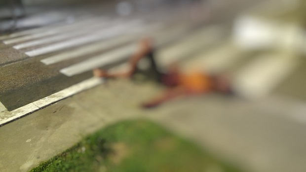 Morador de rua é espancado por criminosos na Avenida Eduardo Ribeiro