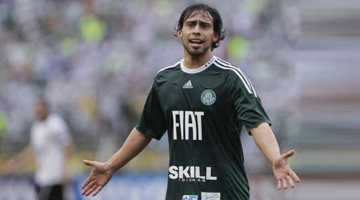 Ex-Palmeiras Valdívia é detido por suposto crime sexual