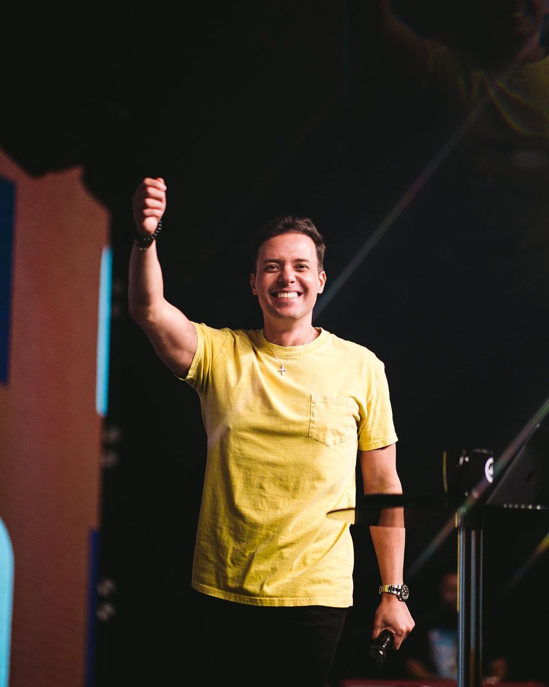 Vídeos homofóbicos de André Valadão devem ser retirados, determina Justiça