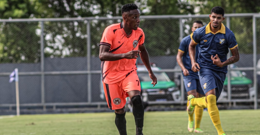 Joãozinho passa por cirurgia no joelho e desfalca Manauara na sequência