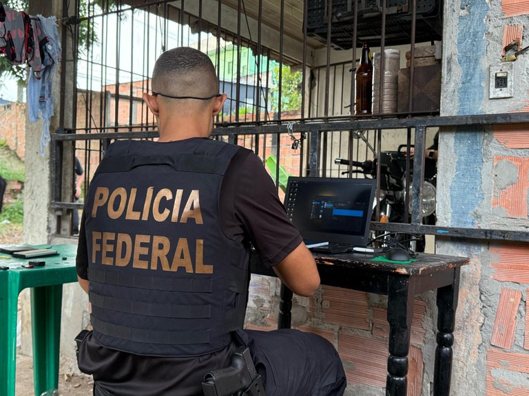 Homem é preso pela PF por abuso sexual infantil em Manaus