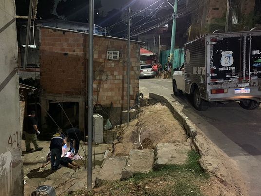 Homem é chamado na frente de casa para ser executado em Manaus