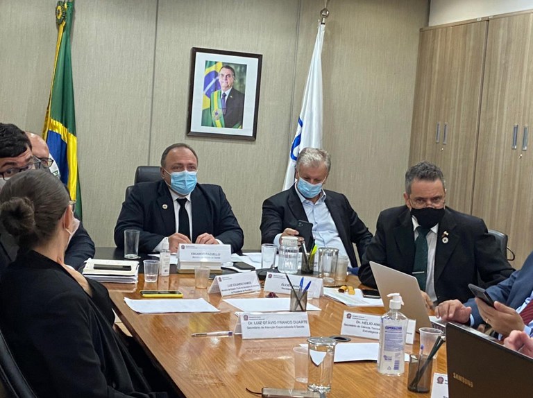 MS apresenta cronograma de entrega das doses da vacina contra covid no país