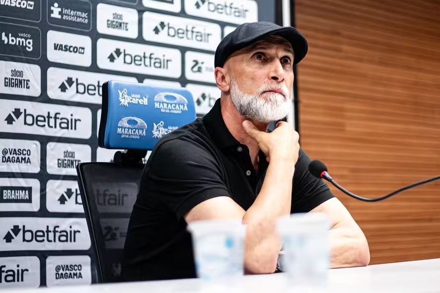 Álvaro se posiciona após goleada de 6 a 1 para o Flamengo