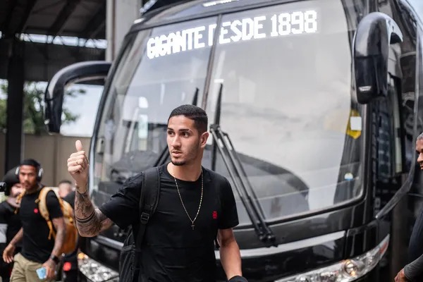 Vasco deve pagar cerca de R$ 1 mi para escalar Praxedes contra o Bragantino