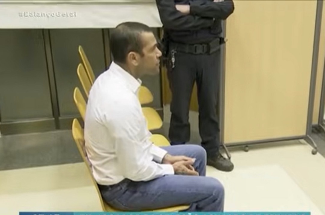 Esposa de Daniel Alves depõe no segundo dia de julgamento do jogador