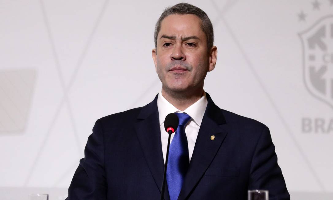 Randolfe quer presidente da CBF para depor na CPI da Covid 