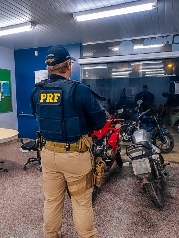 Homem é preso ao ser flagrado com motocicleta roubada na BR-174
