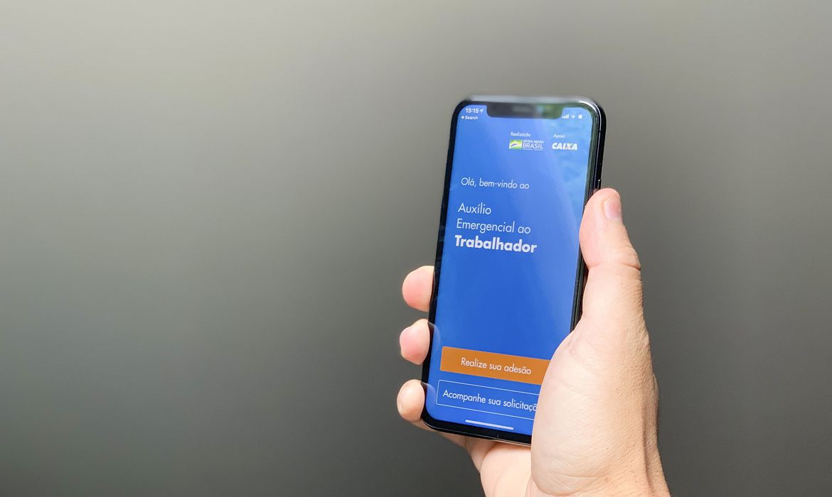 Caixa paga parcela do auxílio emergencial hoje; saiba quem recebe