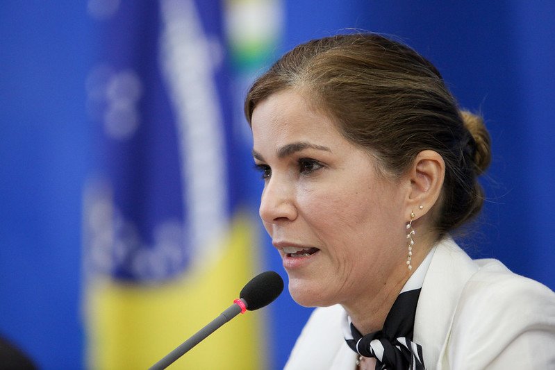 'Capitã Cloroquina' Mayra Pinheiro depõe hoje à CPI sobre colapso em Manaus