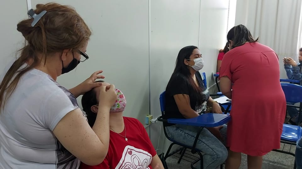Mulheres em situação de vulnerabilidade ganham cursos gratuitos em Manaus