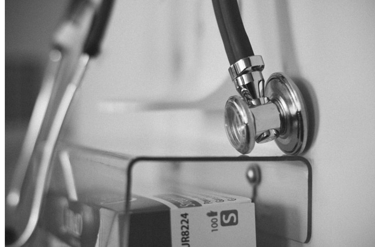 Homem sofre queimaduras após passar creme no ânus para apimentar a relação 