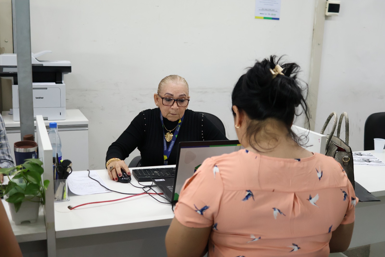 Sine Amazonas divulga 462 vagas de emprego para esta segunda; confira