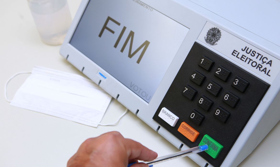 Candidatos ao Governo do Amazonas têm reuniões, gravações e caminhadas hoje