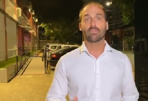 Eduardo Bolsonaro é acusado de ameaçar matar deputado Junior Bozzela