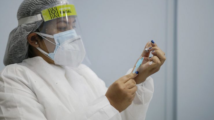 Covid: Público de 41 a 43 anos com comorbidades recebe vacina em Manaus