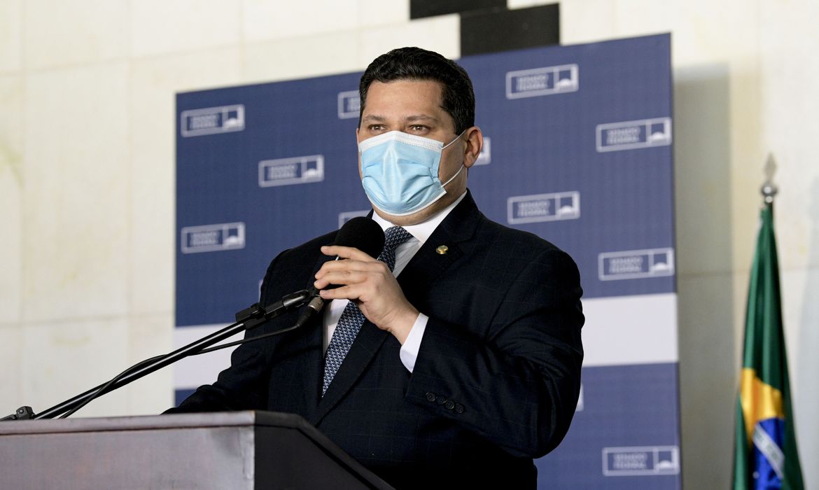 Davi Alcolumbre assume a CCJ do Senado