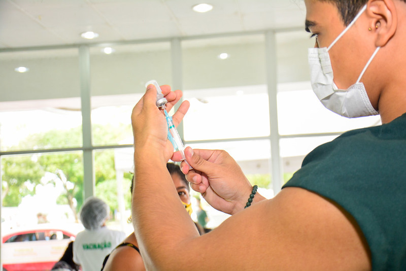 Manaus ultrapassa a meta de vacinação contra Covid em grupos prioritários 