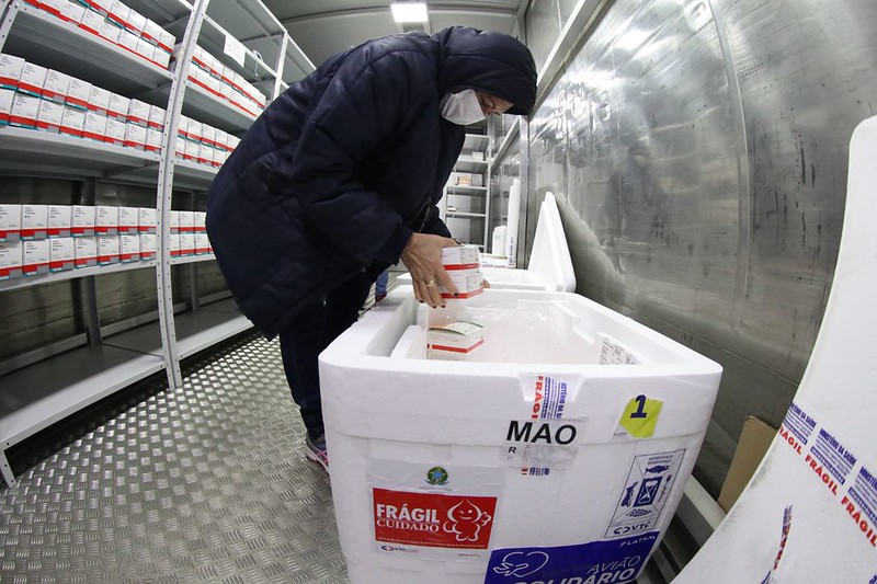 Fiocruz anuncia entrega de 6,1 milhões de doses de vacina contra Covid-19