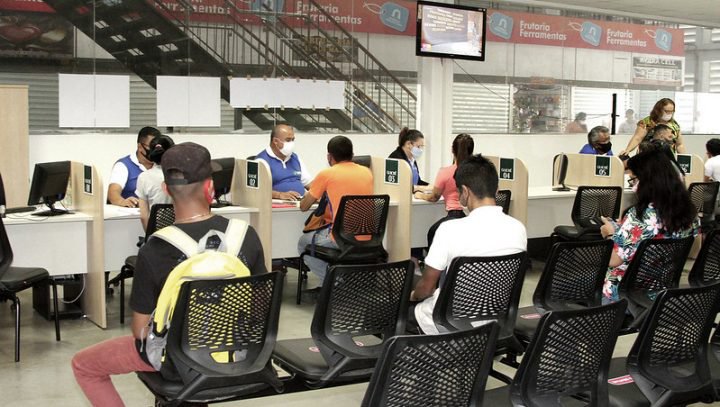 Balcão do Sine Manaus oferta 111 vagas de emprego nesta segunda-feira 