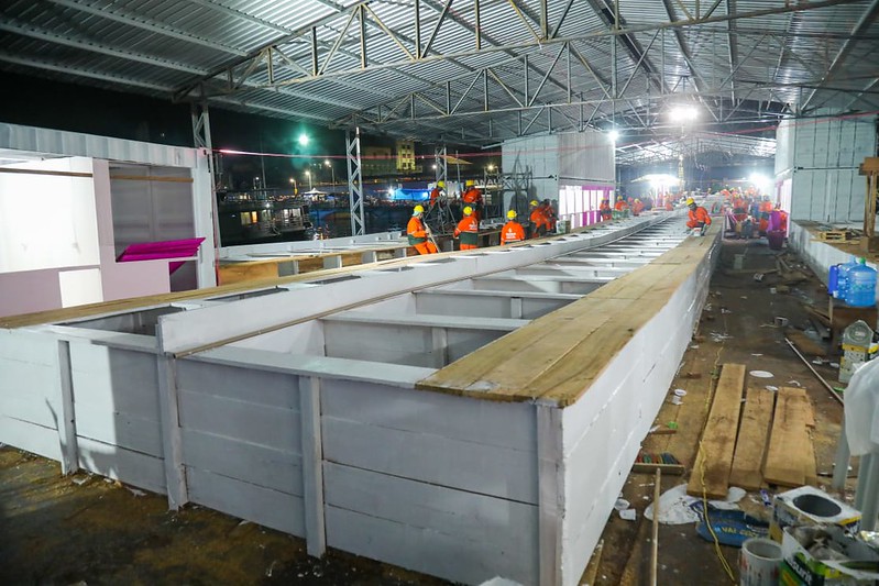 Feira flutuante será entregue na madrugada desta quarta em Manaus