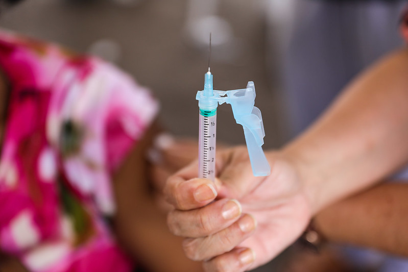 Mais de 8 mil se vacinaram contra em Covid em Manaus nesta terça-feira