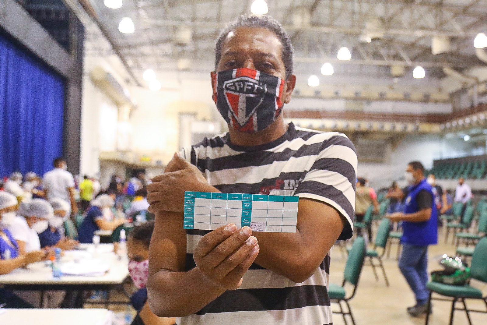 População de Manaus deve ser 100% vacinada até agosto, diz prefeito