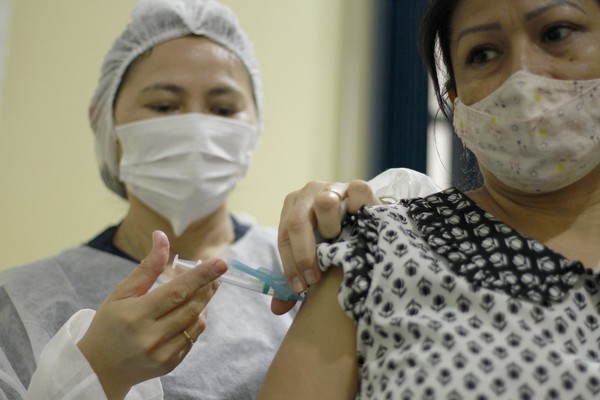 Confira endereços dos 29 pontos de vacinação contra covid abertos em Manaus