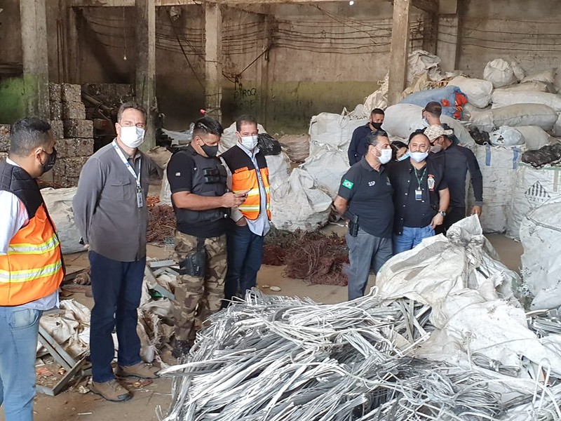 Operação apreende 1 tonelada de cobre supostamente furtado em Manaus