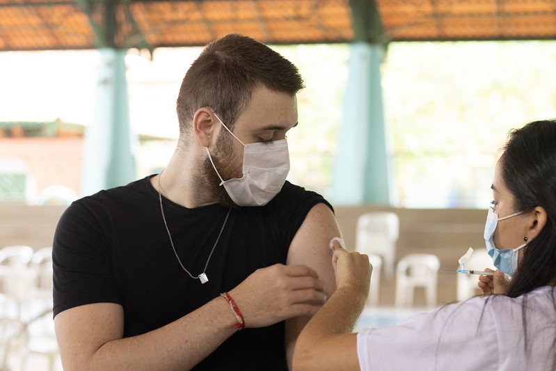 Manaus tem 40 pontos de vacinação contra Covid-19 nesta segunda; confira