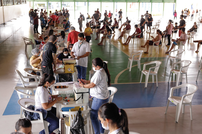Postos de vacinação contra a covid-19 reabrem nesta quarta-feira em Manaus