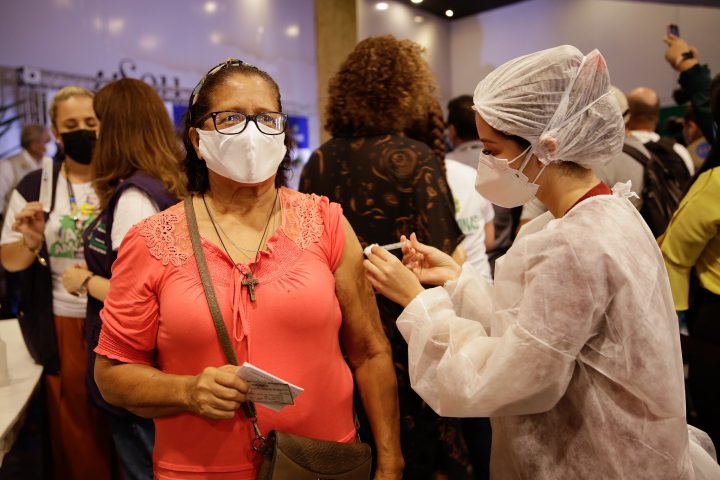 Vacinação no Sambódromo não funcionará nesta sexta em Manaus