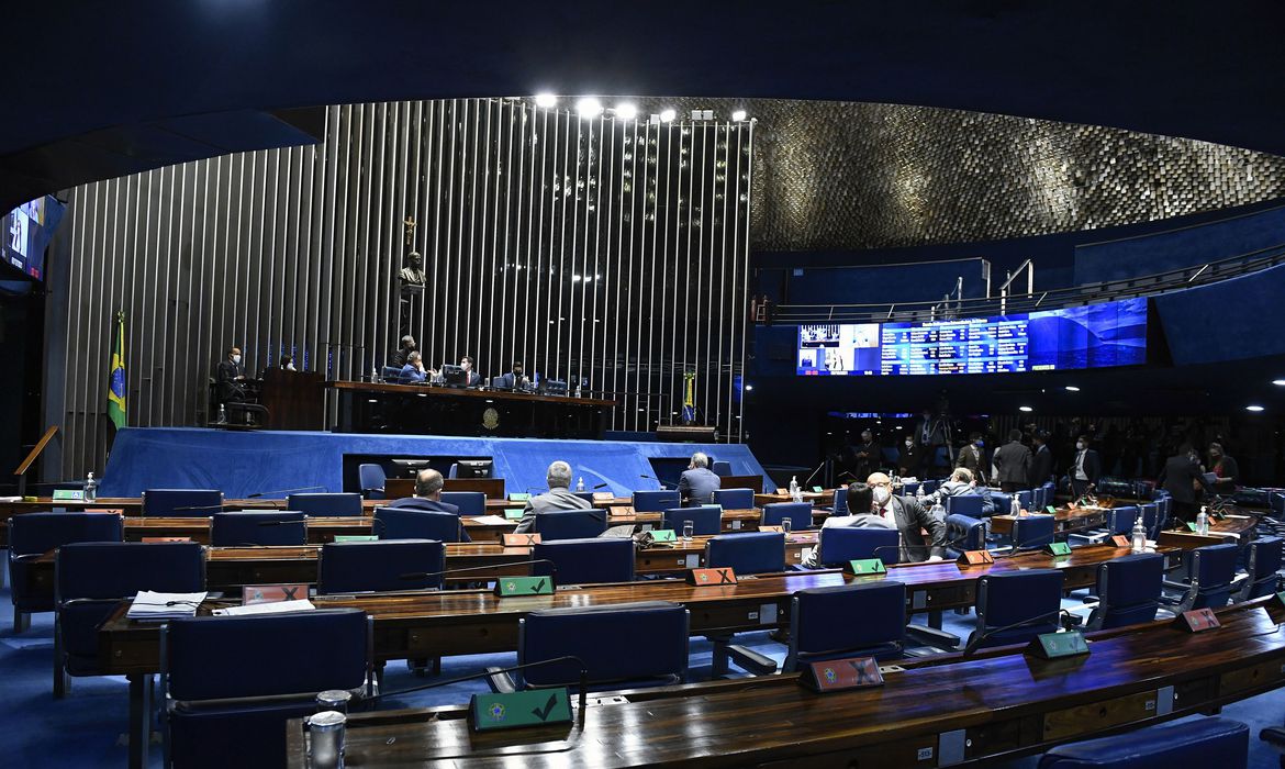Política Senado aprova a lei do Fundeb; texto volta à Câmara