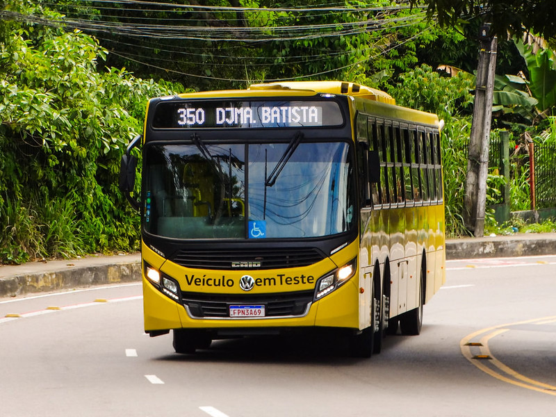 Novo modelo de ônibus é testado em Manaus; confira