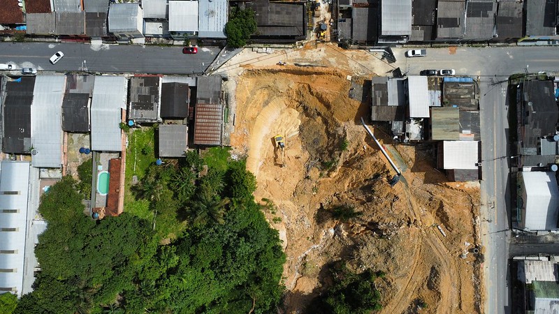 Área afetada por grande erosão é recuperada em Manaus