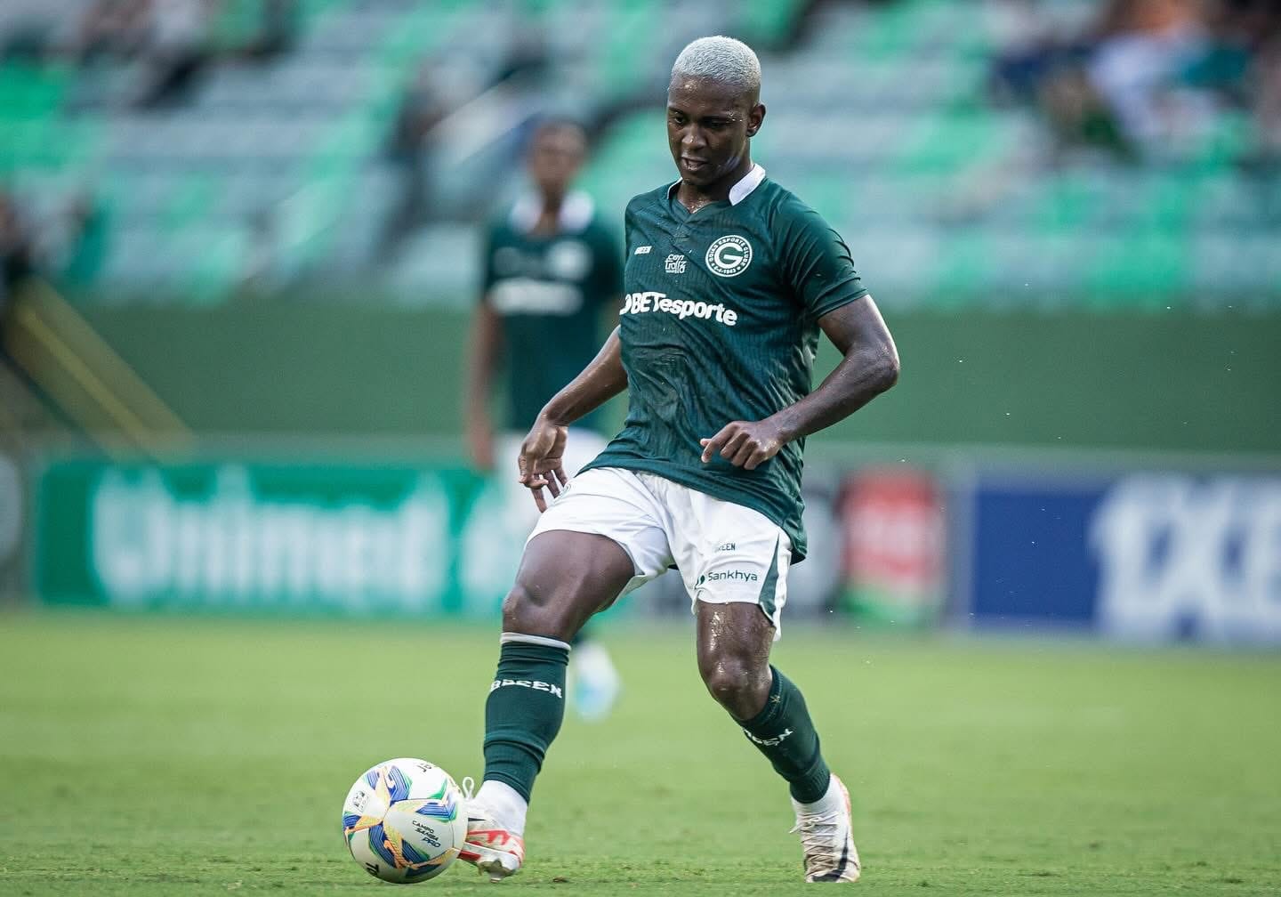 Amazonas FC anuncia contratação de volante para 2026