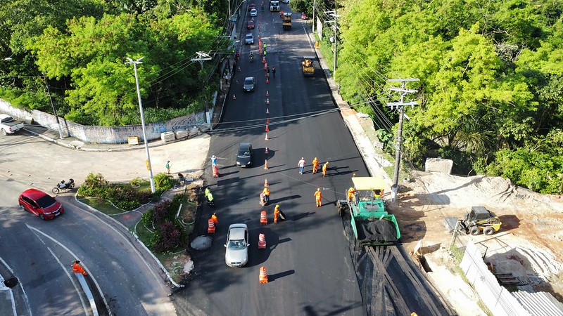 Avenida é liberada após implantação de nova rede de drenagem em Manaus